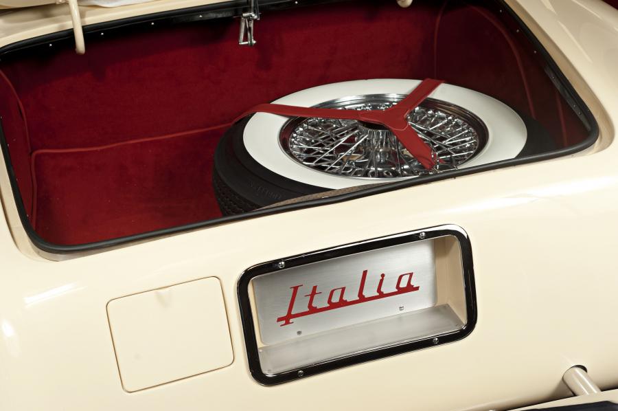 Багажник Hudson Italia Coupe 1954 года  (фото 12 из 37)